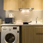 Seaview Sunrise 1Br At Tropicana 218 At Central Location & Food Hunt Friendly