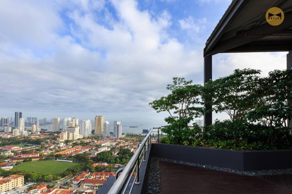 Seaview Sunrise 1br At Tropicana 218 At Location & Food Hunt Friendly