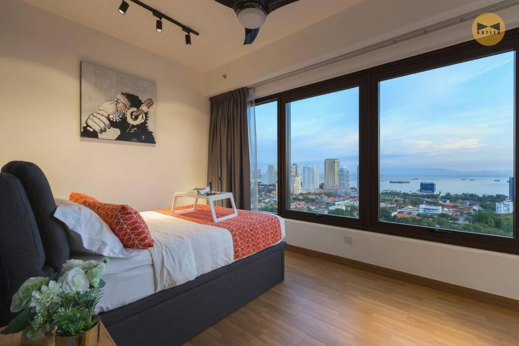 Seaview Sunrise 1br At Tropicana 218 At Location & Food Hunt Friendly Apartment
