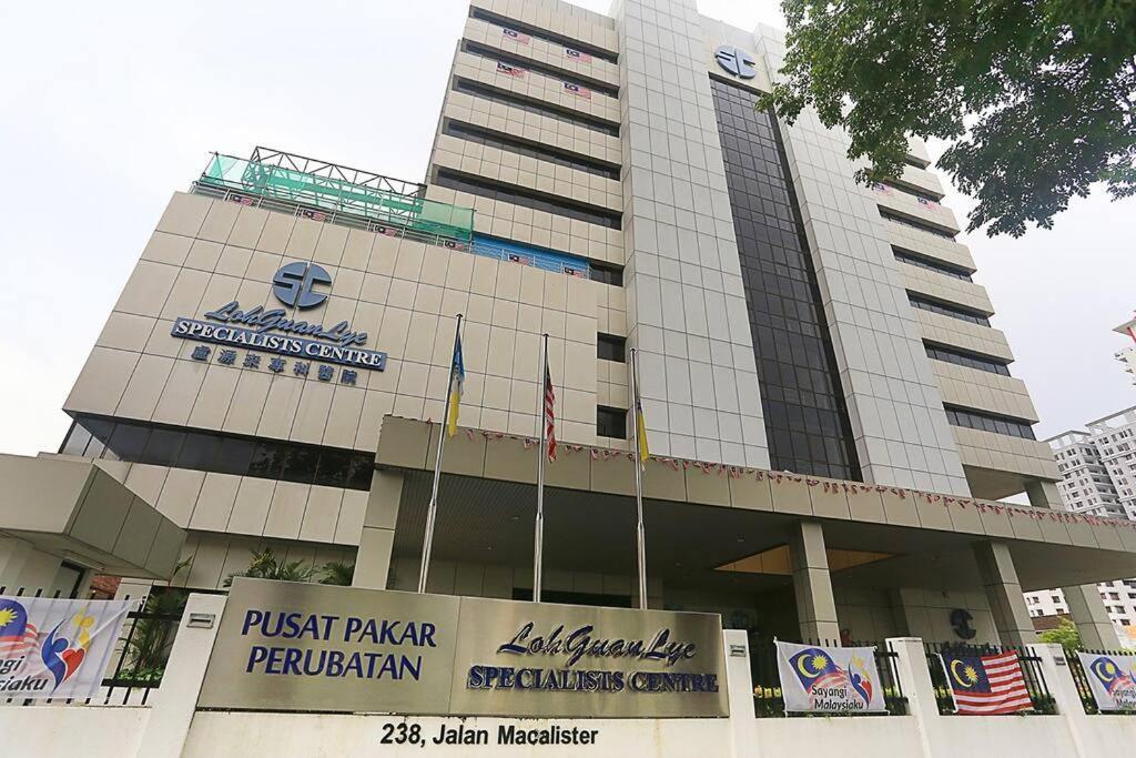 Apartment Seaview Sunrise 1br At Tropicana 218 At Location & Food Hunt Friendly George Town