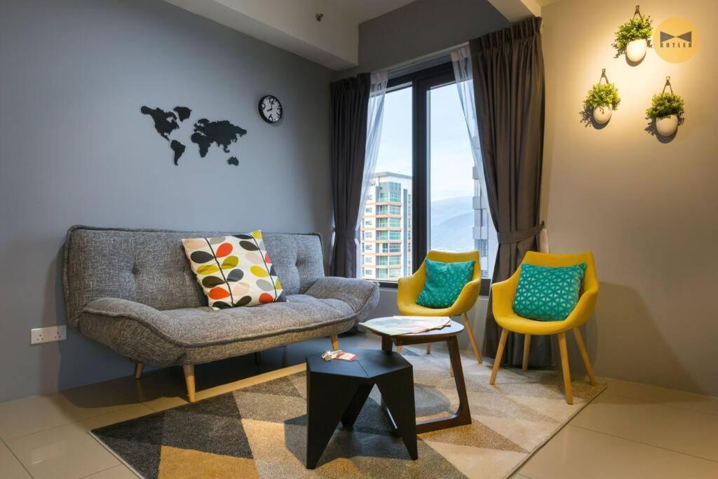 Apartment Seaview Sunrise 1br At Tropicana 218 At Location & Food Hunt Friendly George Town